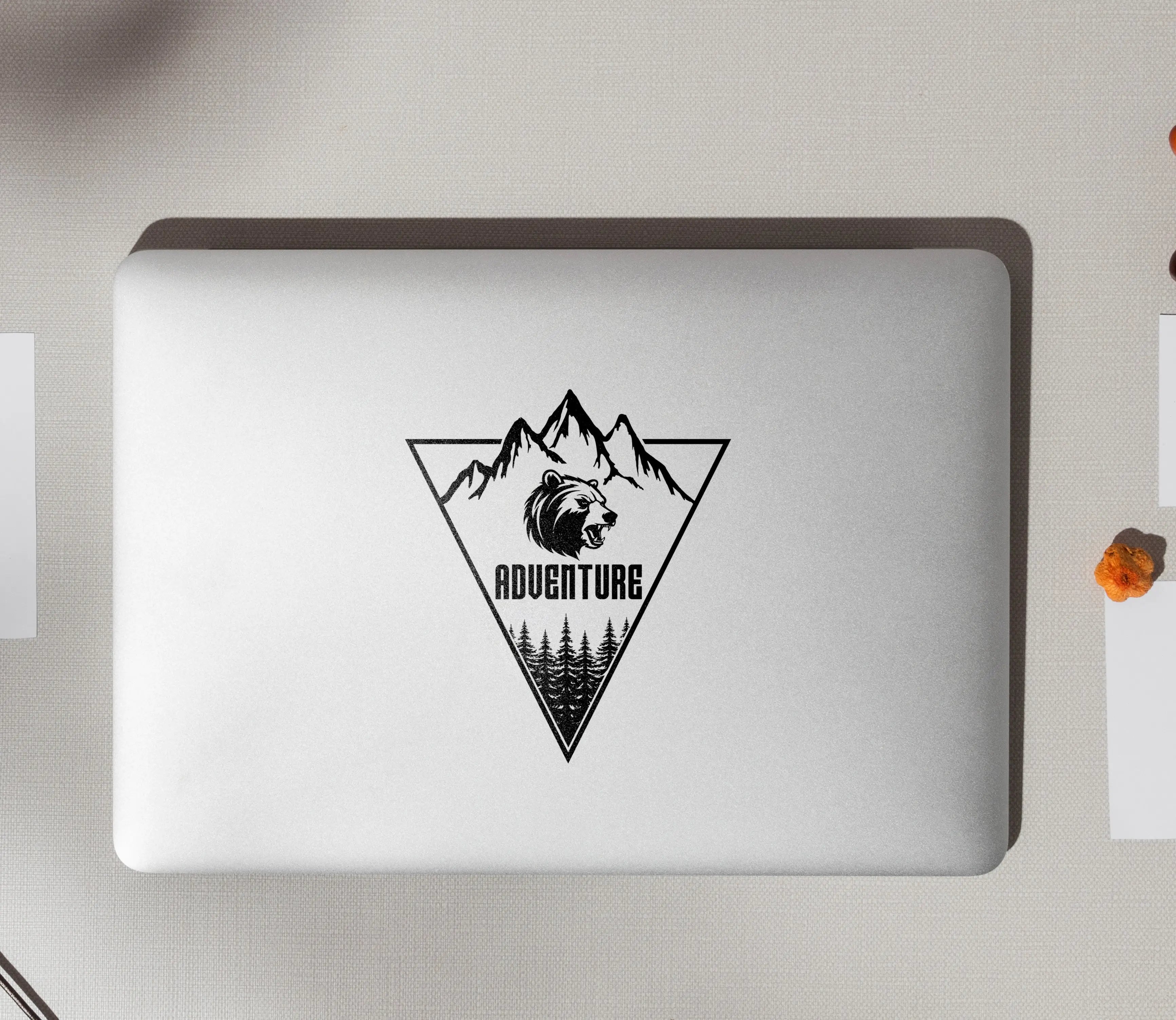 Adventure Autoaufkleber Bär Berge Wald – Camper Van & Wohnmobil Sticker – Outdoor Vinyl – Personalisiert Prakto