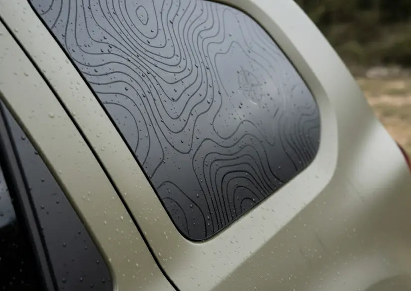 Dacia Duster II Topografische Karte Aufkleber – Matte Black Seitenfenster Set – Offroad & Tactical Look Prakto