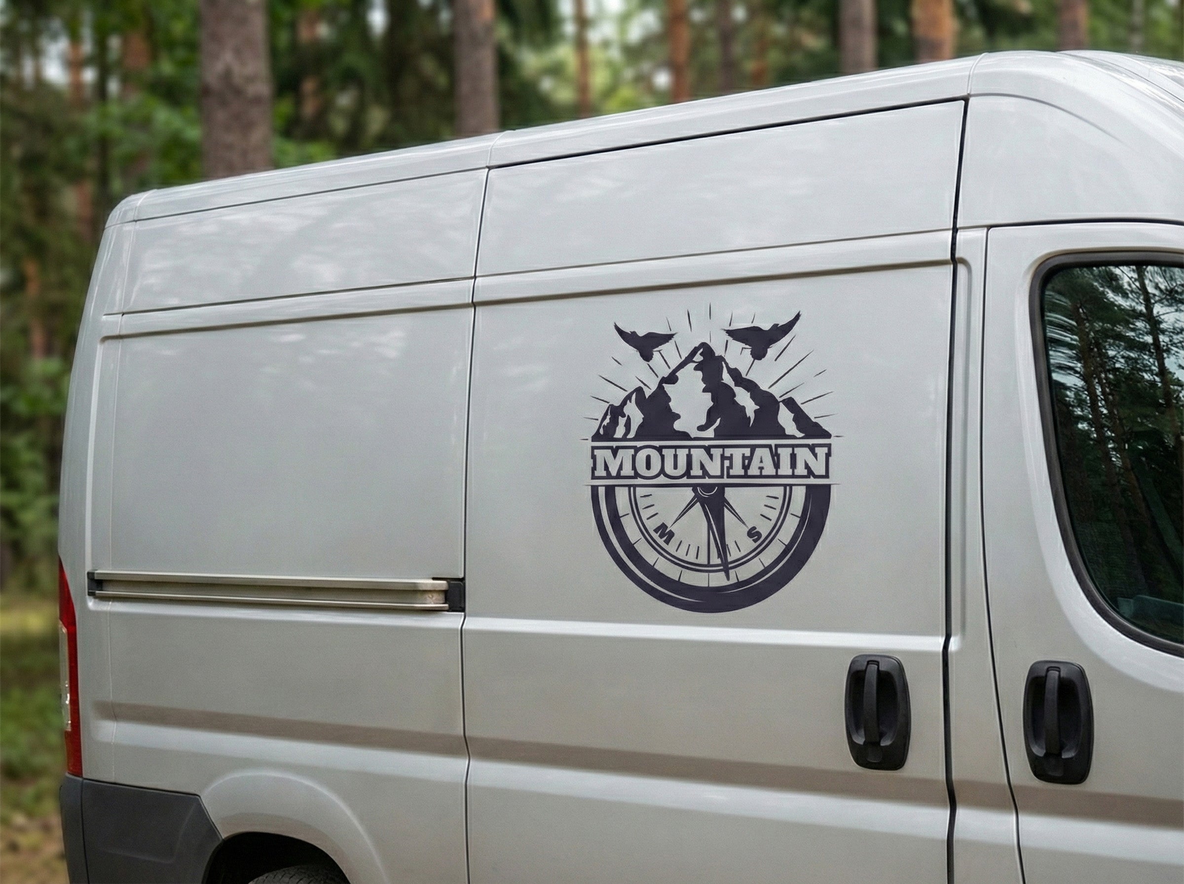 Personalisierter Mountain Kompass Van Aufkleber – Camper & Overland Fahrzeug Vinyl Sticker