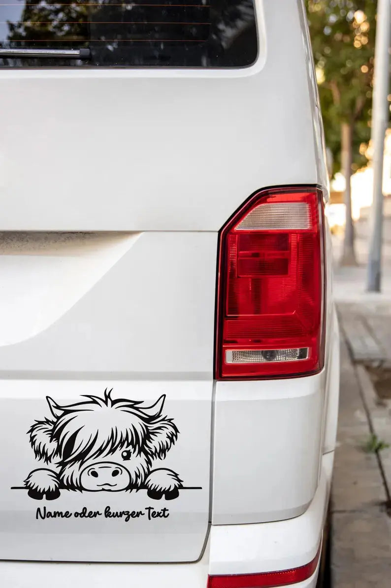 Personalisierter Highland Kuh Wandsticker – Lustige Schwarz-Weiß Wanddeko mit Name Prakto