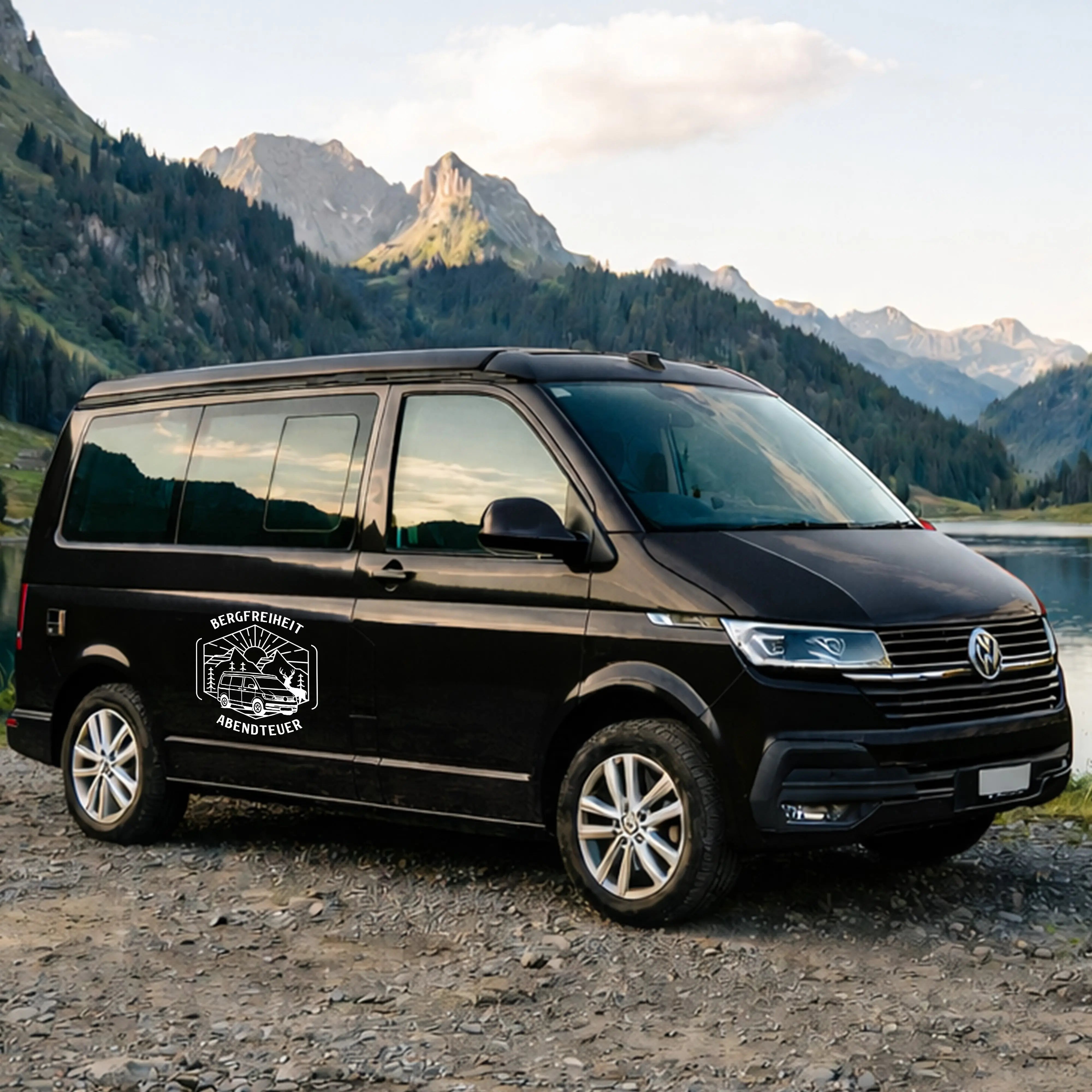 Personalisierter Camper Van Aufkleber „Bergfreiheit“ – Vanlife Outdoor Sticker mit Wunschtext & Farbe Prakto