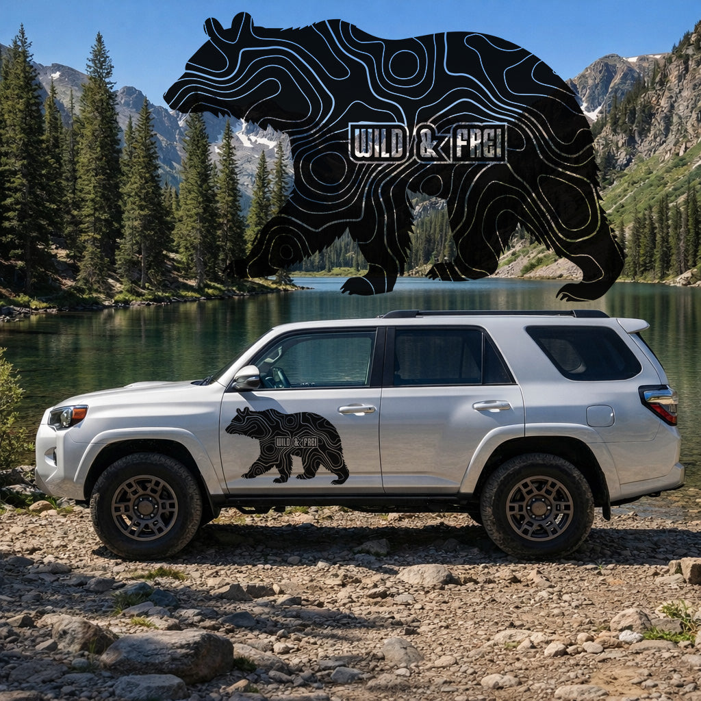 Wild & Frei Bär Autoaufkleber – Vanlife Camper Sticker mit topografischem Design – Outdoor Vinyl