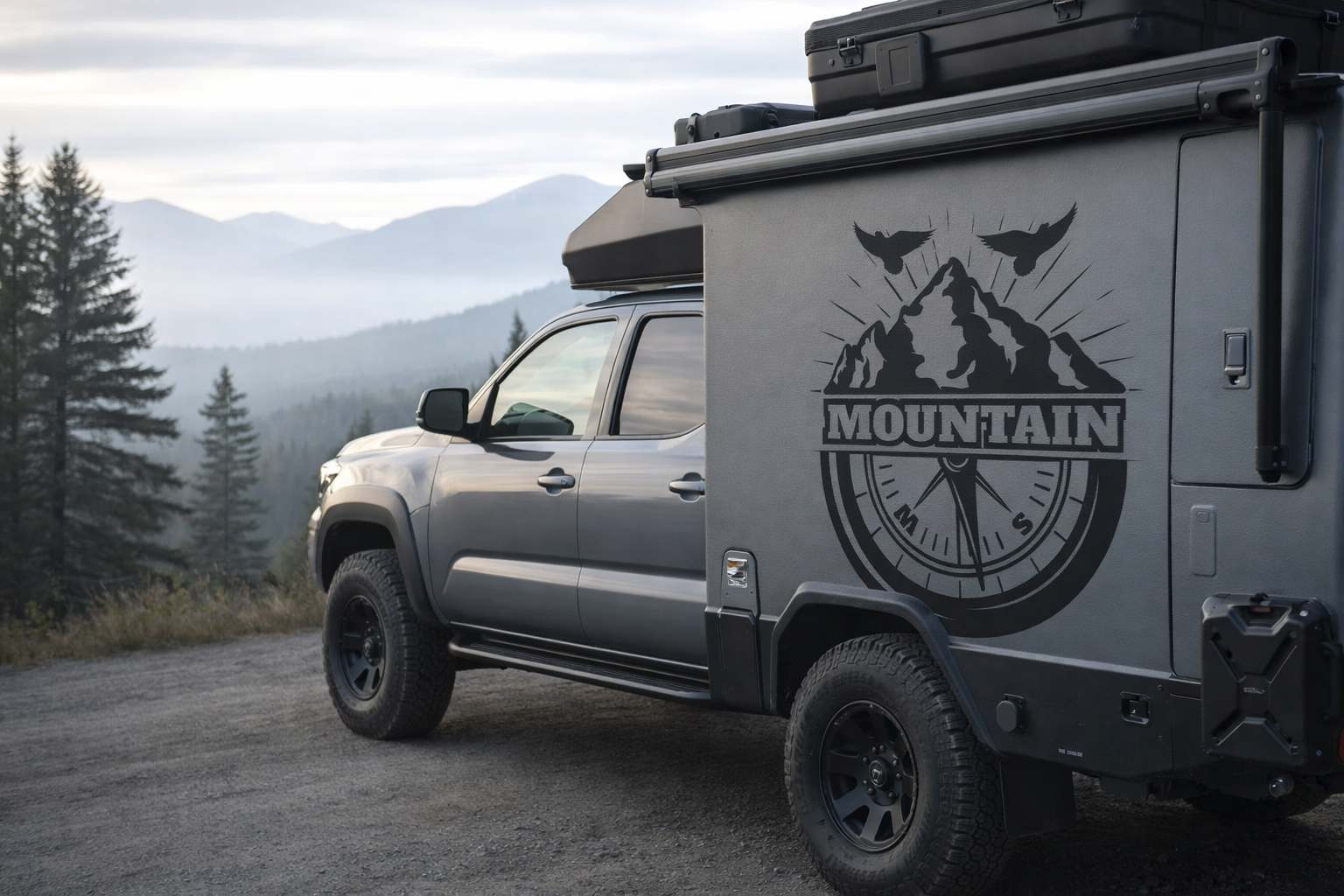 Personalisierter Mountain Kompass Van Aufkleber – Camper & Overland Fahrzeug Vinyl Sticker