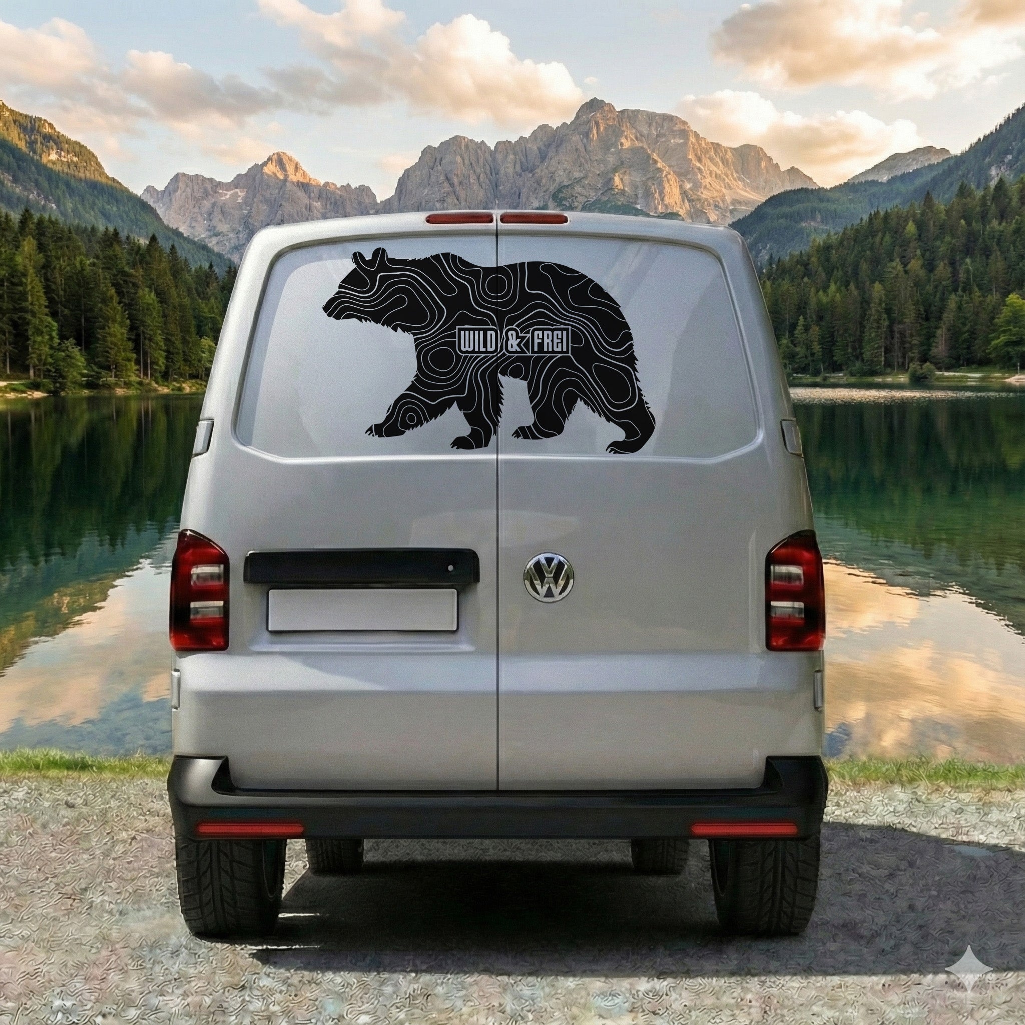 Wild & Frei Bär Autoaufkleber – Vanlife Camper Sticker mit topografischem Design – Outdoor Vinyl